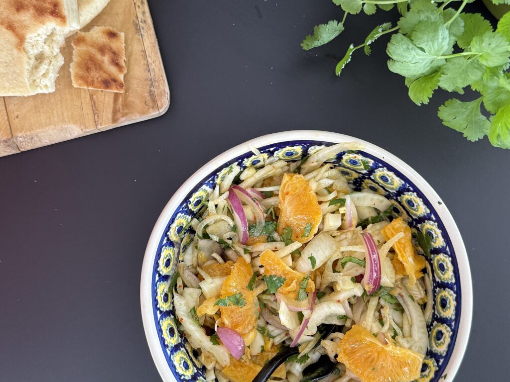 This Citrus Fennel Salad is just what you need. Inspired by Mediterranean and North African flavors, it combines thinly sliced fennel with juicy citrus segments, and a tangy vinaigrette. It’s simple, vibrant, and 100% plant-based — perfect as a starter or light lunch.