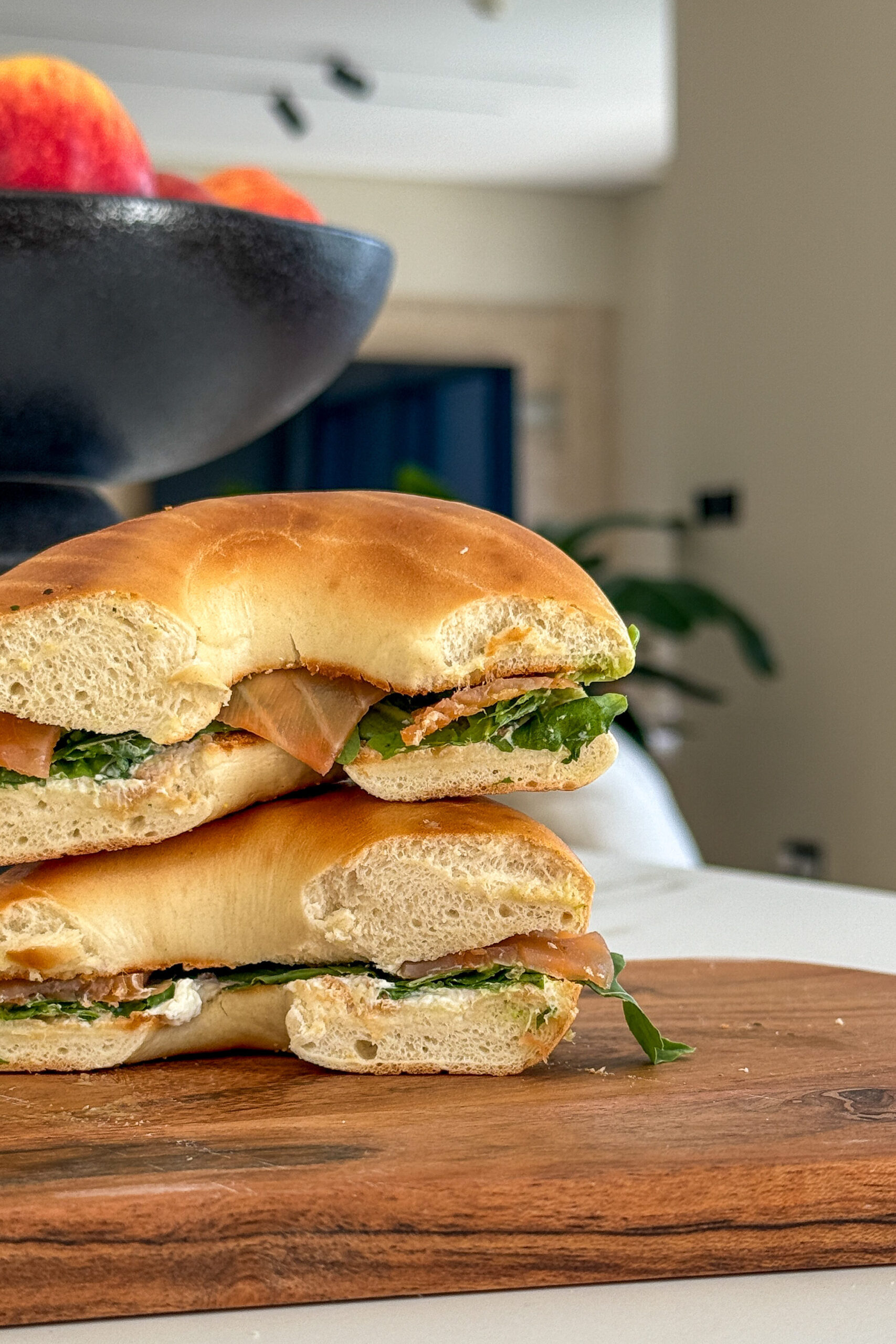 Easy, tasty & ready in 2 minutes There’s something magical about bagels — that perfect balance between chewy and soft, ready to be filled with anything you crave. Whether you’re in the mood for something savory, fresh, or sweet, here are 3 of my go-to bagel toppings that are always a hit at home.