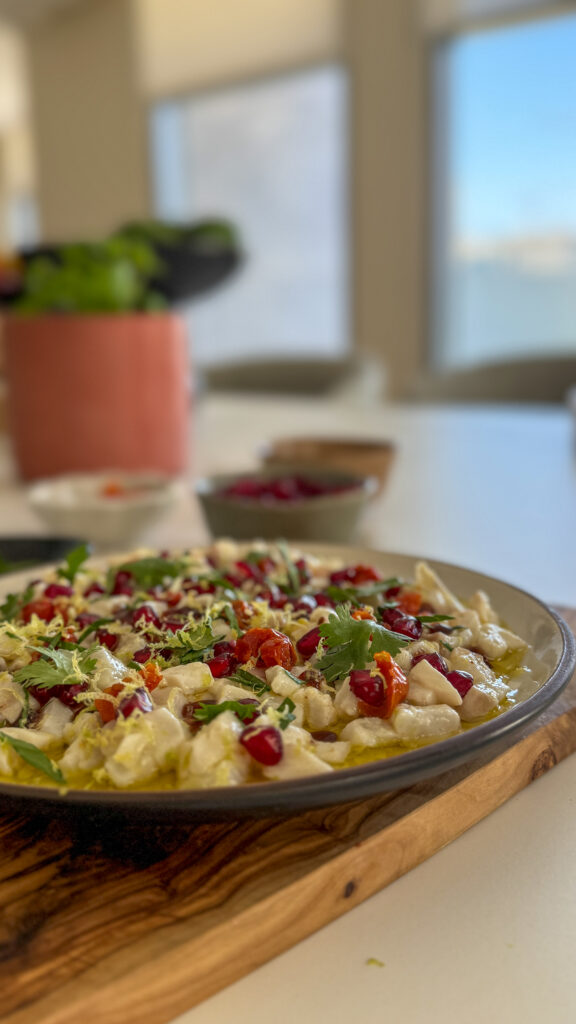 Raw seabass with citrus, fresh herbs, and pomegranate 🐟 Today we’re reinventing Mediterranean ceviche… with a subtle Oriental twist. Perfect as a fresh and elegant starter or a light lunch, this colorful dish blends the floral notes of orange blossom, the acidity of citrus, and the crunch of pomegranate.