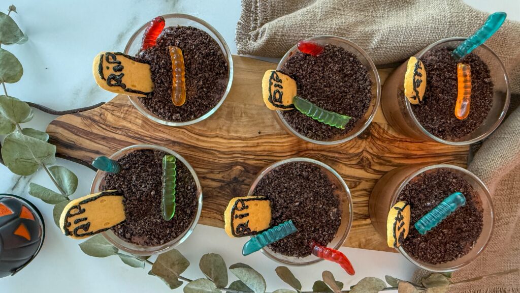 This weekend, my daughter had one clear request: “Can we make a Halloween recipe together?” So we put on our aprons, gathered a few ingredients, and created something simple, spooky… and totally delicious: 🍫 Classic Chocolate Mousse with a Halloween Graveyard Twist. This dessert is a true family favorite — rich, airy chocolate mousse layered with Oreo “dirt” and playful Halloween decorations. And the best part? It’s so fun to make with kids.